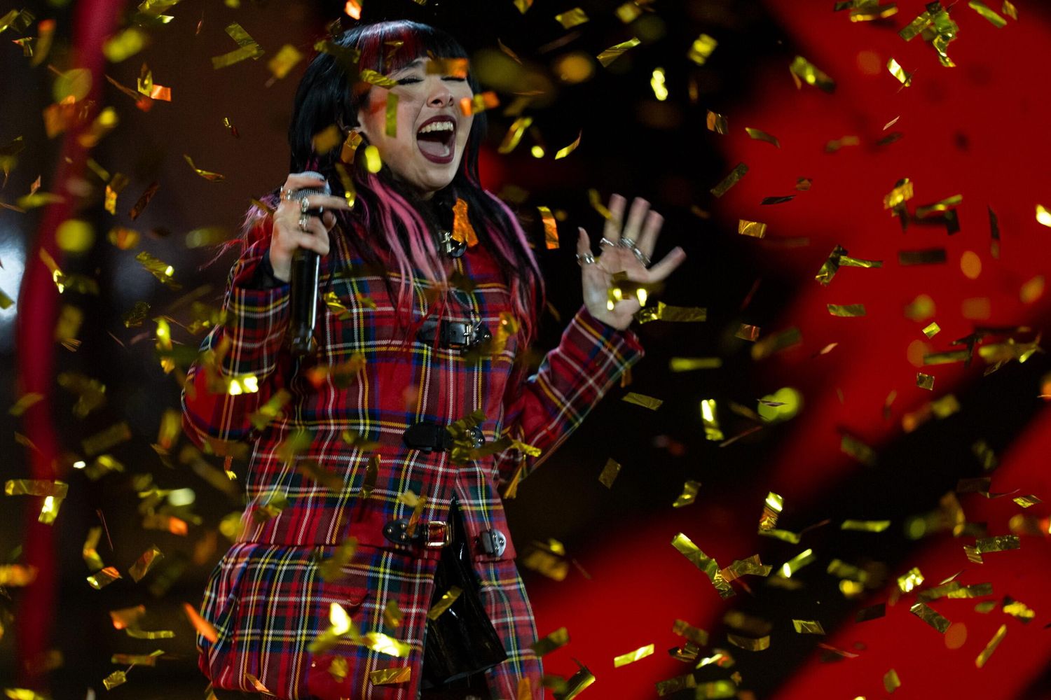 Rob trionfa nella finale di X Factor 2025 e fa esplodere Napoli