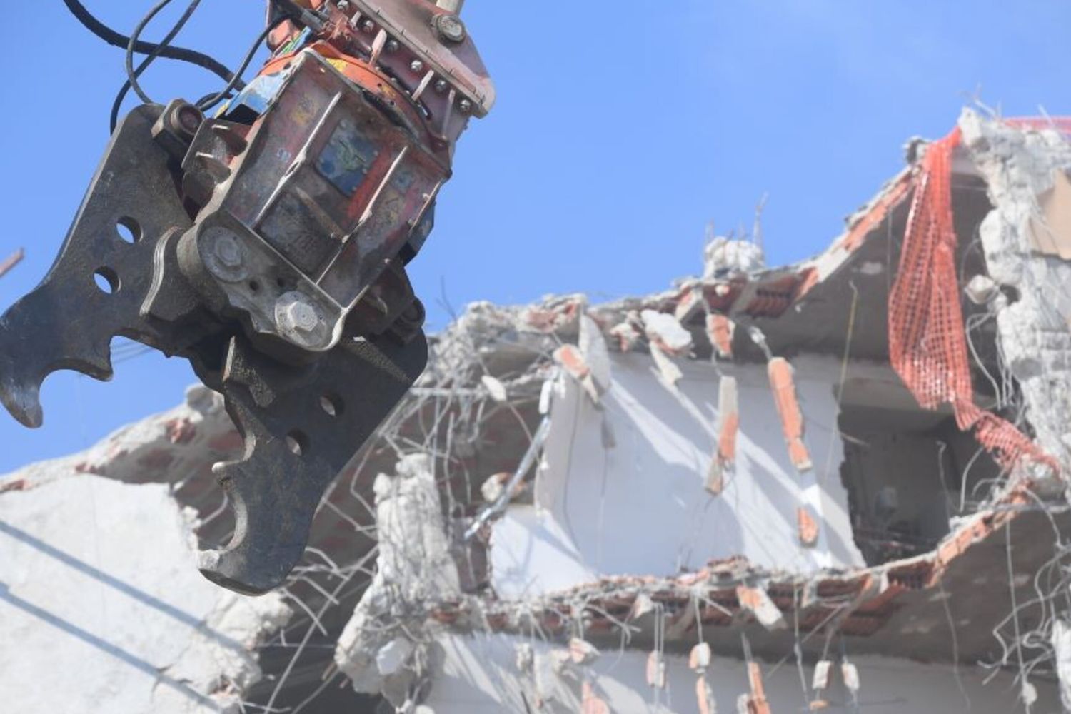 La demolizione di un palazzo