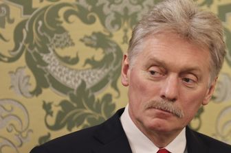 Pattinatore sul ghiaccio per festeggiare la moglie, il lato romantico del portavoce di Putin