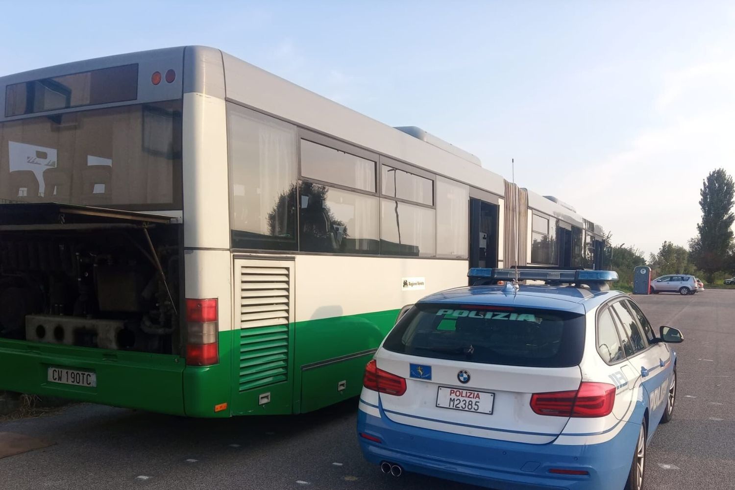 La polizia stradale e il bus