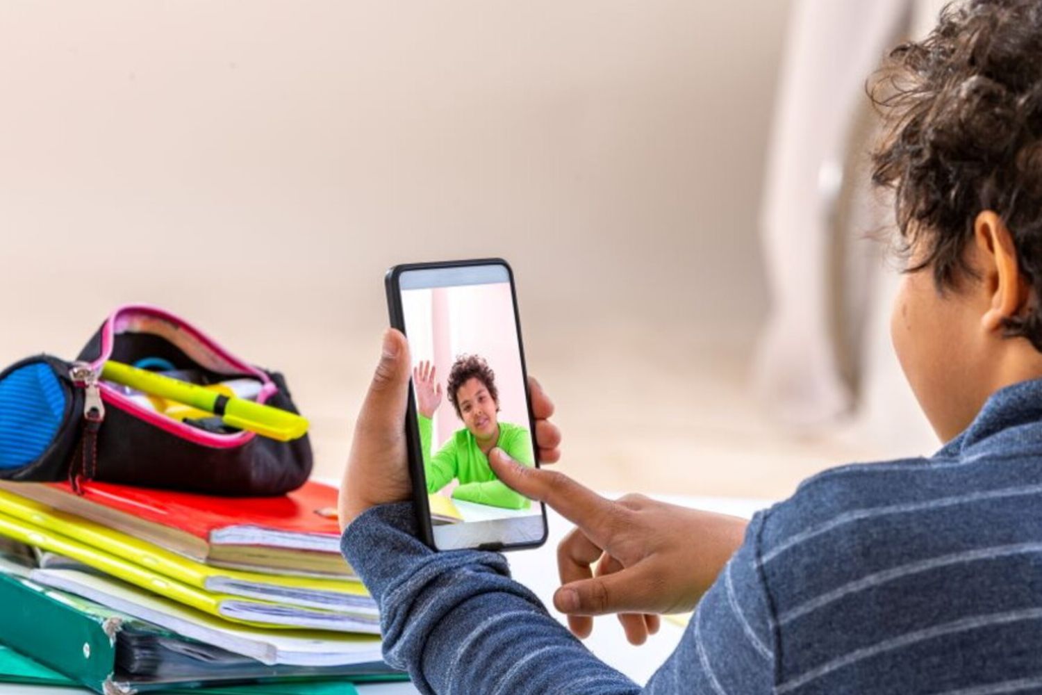 Bambini-social-smartphone