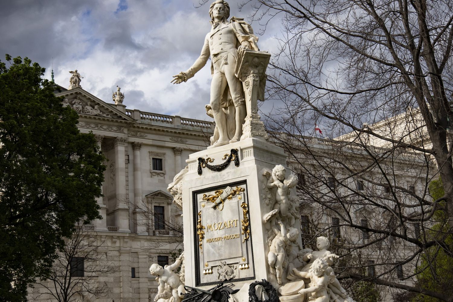 Il monumento a Wolfgang Amadeus Mozart a Vienna