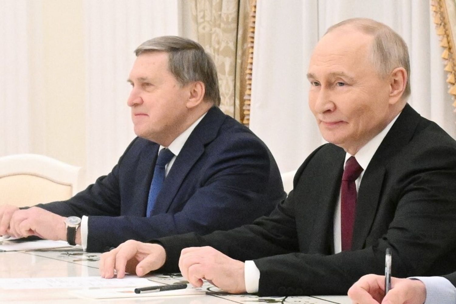 Vladimir Putin e Yuri Ushakov