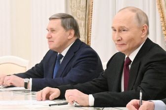 Vladimir Putin e Yuri Ushakov