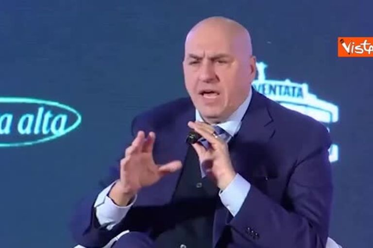 Crosetto: "Mai un carrarmato Nato entrerebbe in Russia se non sono tutti d'accordo"