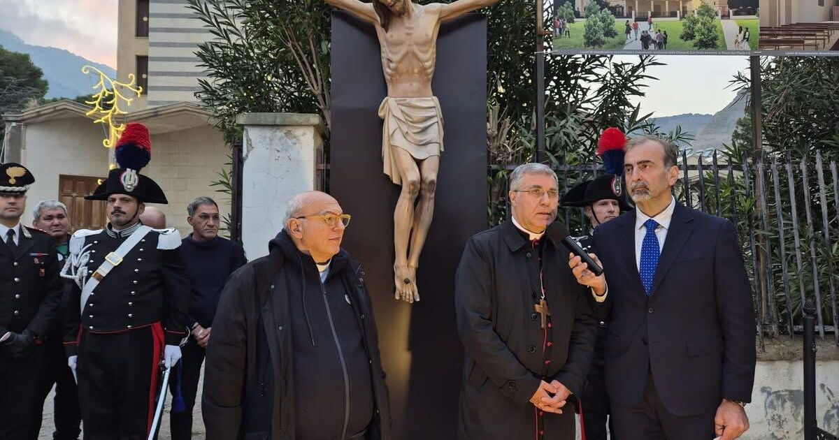Restaurato il crocifisso ligneo di Borgo Nuovo a Palermo: simbolo della rinascita del quartiere