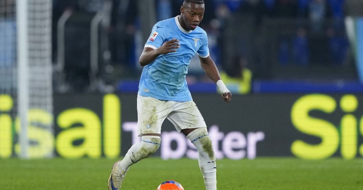 La Lazio vince in 9 a Parma 1 0