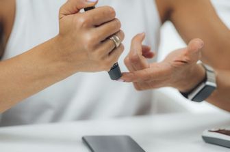 Autorilevazione della glicemia in un soggetto diabetico