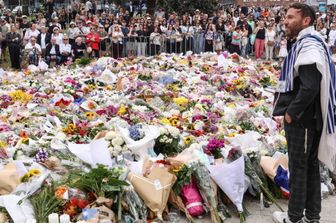 Strage di Bondi Beach, c'erano due bandiere dell'Isis nell'auto degli attentatori