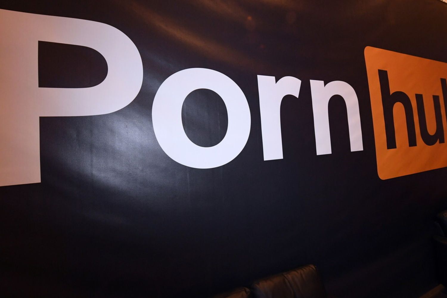 Hacker rubano i dati di 200 milioni di utenti PornHub Premium. Chiesto riscatto in bitcoin