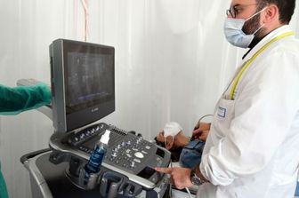 Esame di ecografia alla tiroide