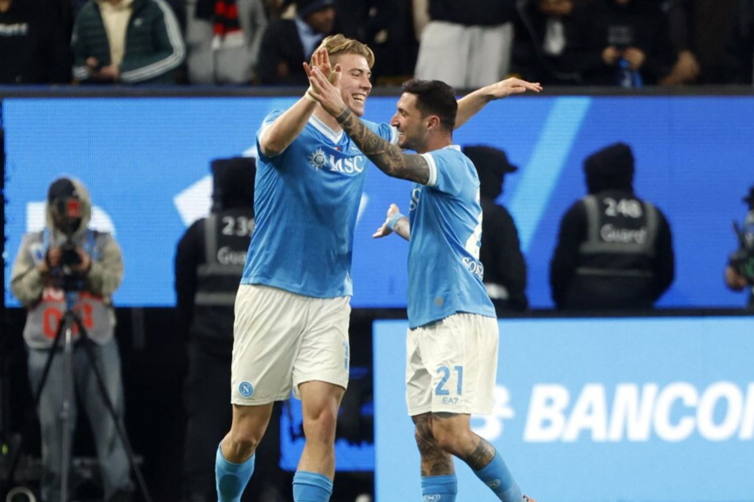 Supercoppa, Napoli-Milan 2-0. Azzurri in finale