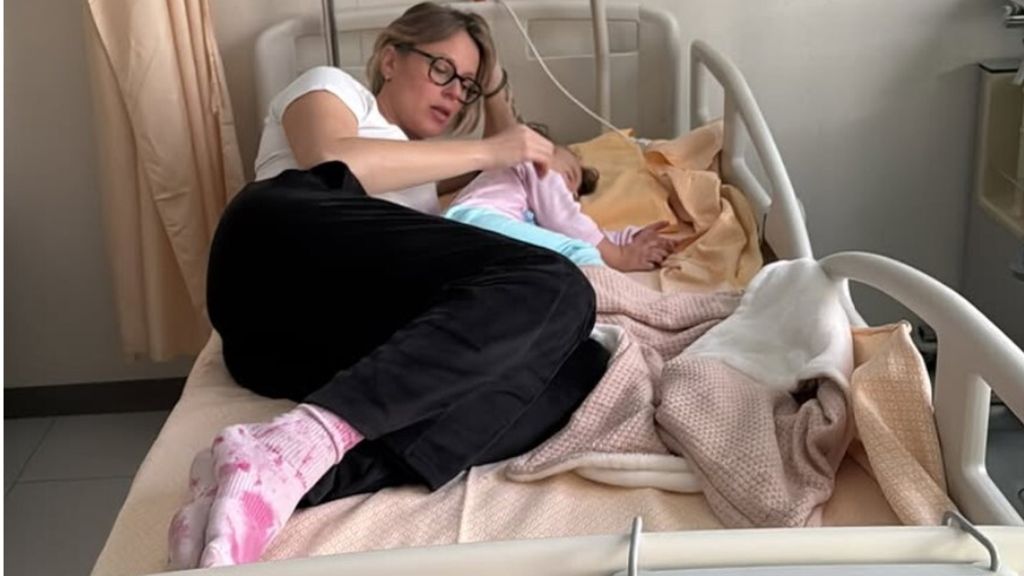 Federica Pelligrini in ospedale con la piccola Matilde