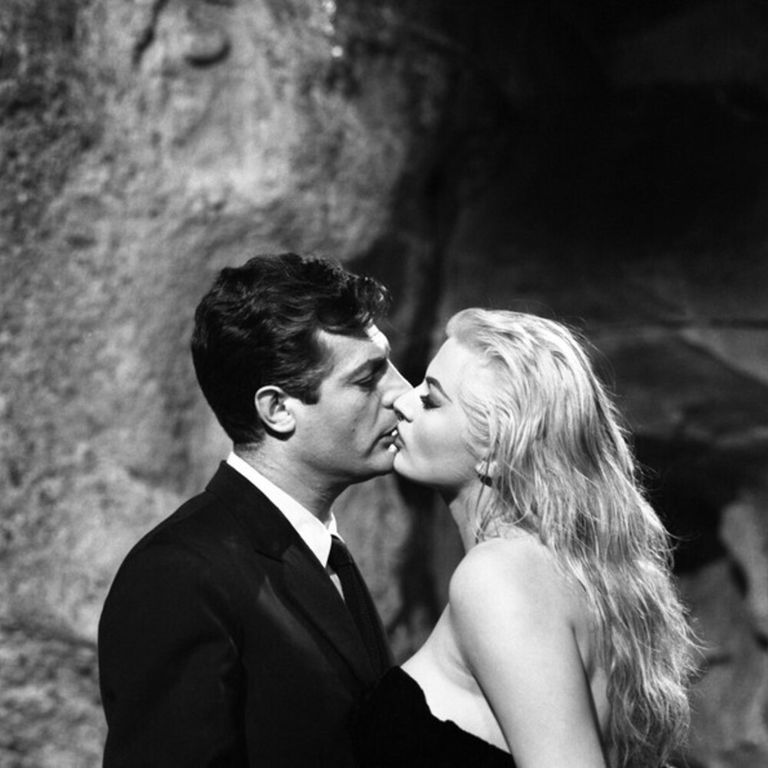 &nbsp;Marcello Mastroianni e Anita Ekberg &nbsp;nel film 'La Dolce vita' , 1960 (Afp)