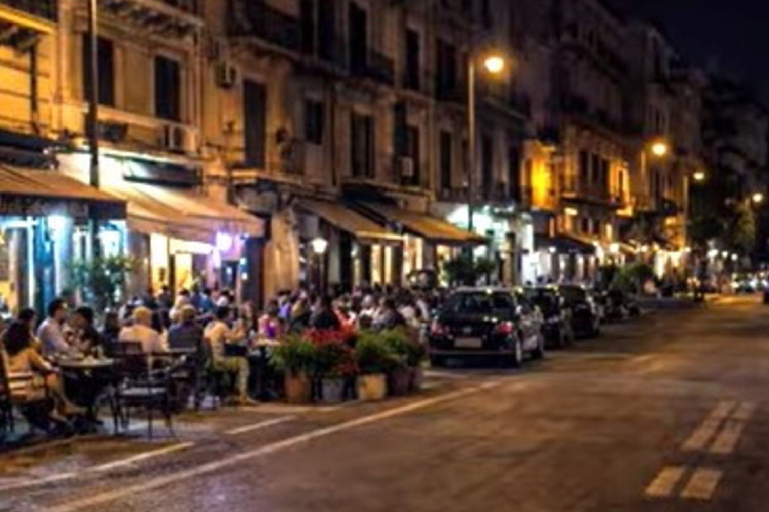 Donna ferita nel quartiere della movida di Palermo