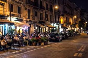 Donna ferita nel quartiere della movida di Palermo