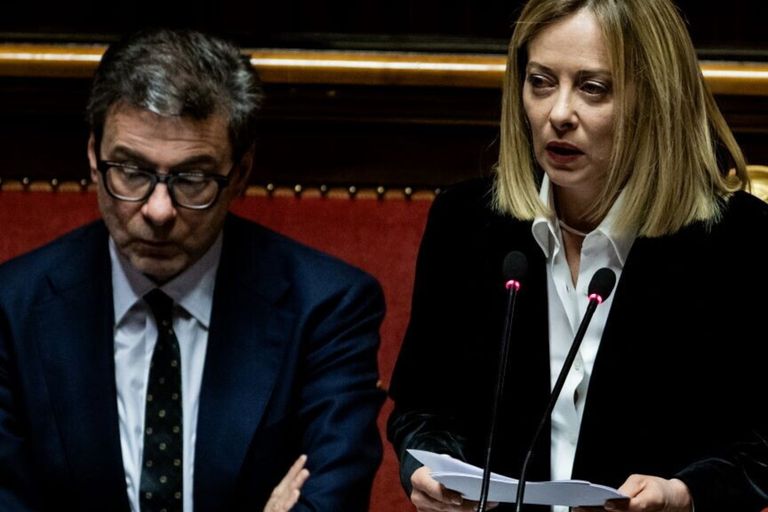 La premier Giorgia Meloni e il ministro Giancarlo Giorgetti