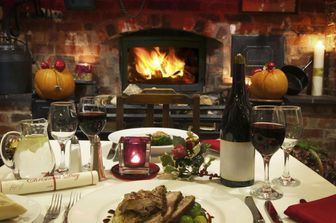 Pranzo di Natale al ristorante (Agf)&nbsp;