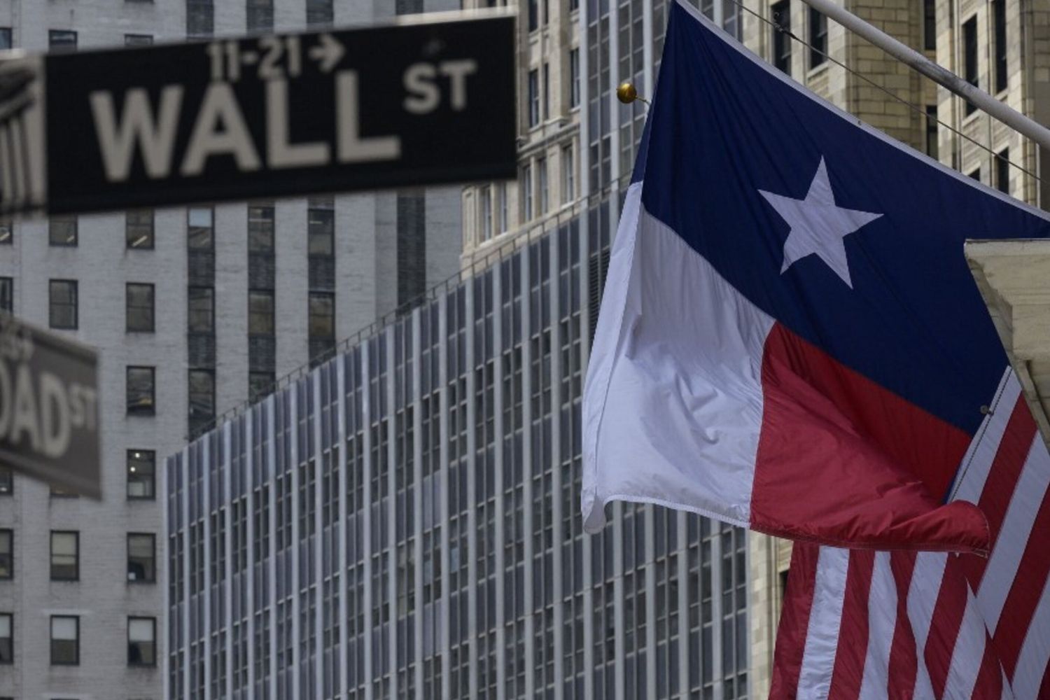 La bandiera dello Stato del Texas a Wall Street