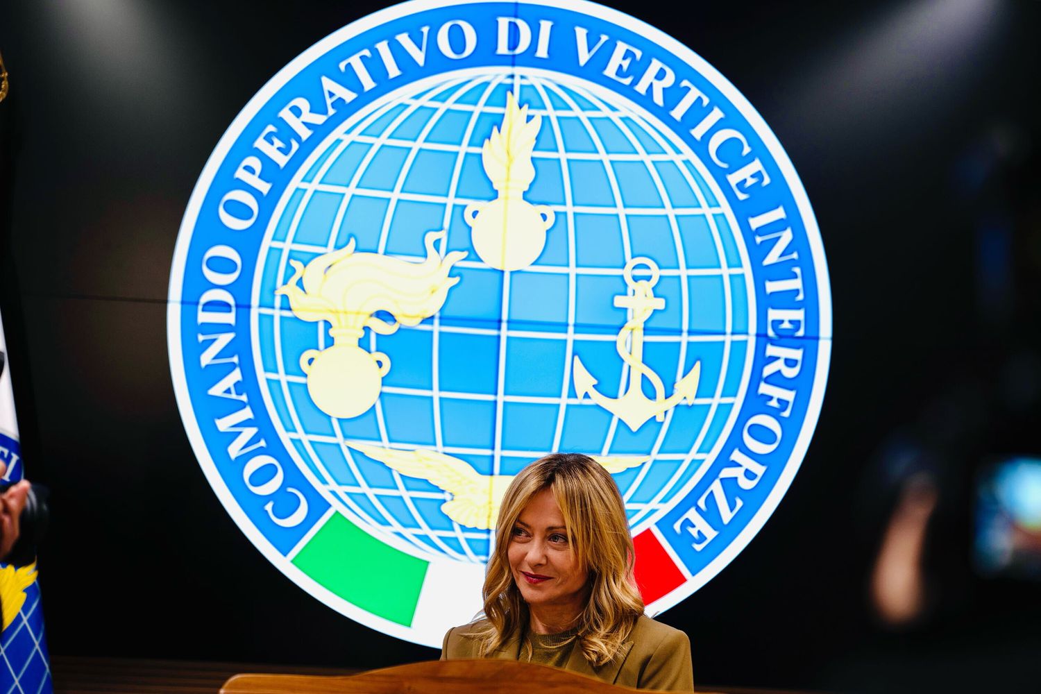 La première ministre Meloni lie la paix à la crédibilité militaire et au rôle international de l’Italie