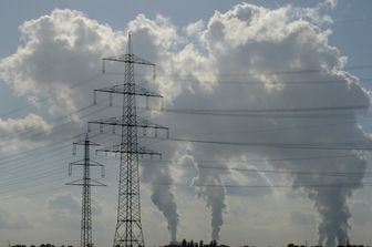 Industrie fumo smog ciminiere inquinamento gas serra