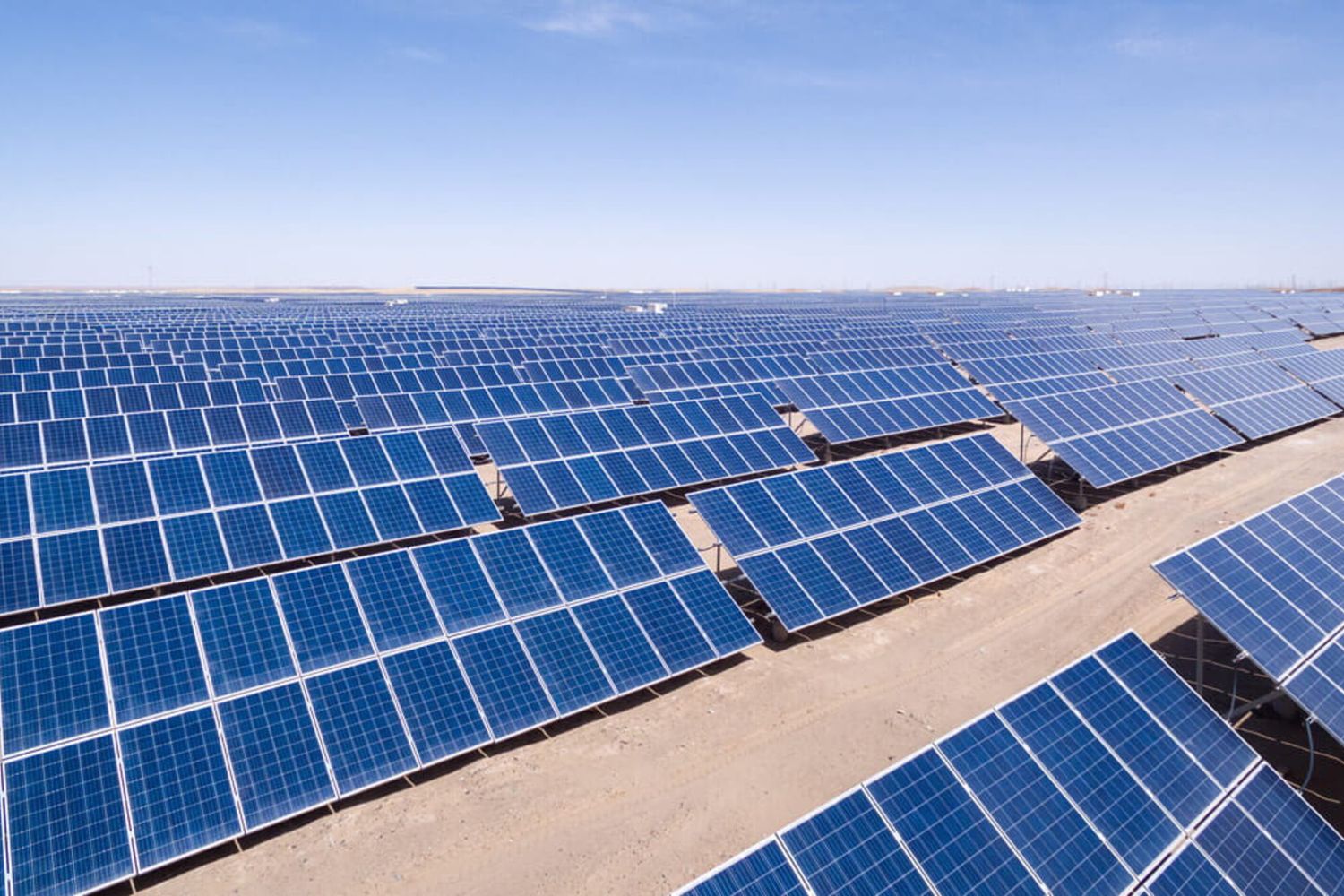 En Egypte l’Italie finance le plus grand complexe photovoltaïque d’Afrique