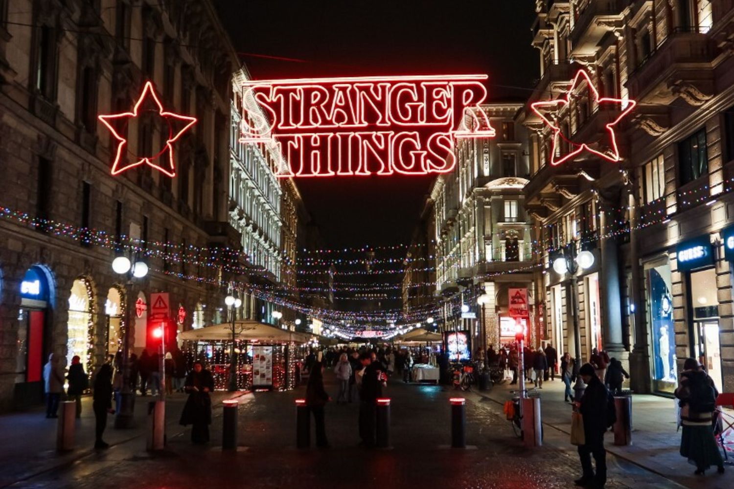 Luci natalizie Stranger Things a Milano