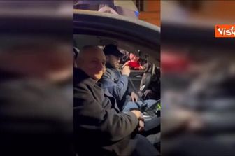 Gli auguri del Cardinal Zuppi alle volanti della Polizia bolognese nella notte di Natale