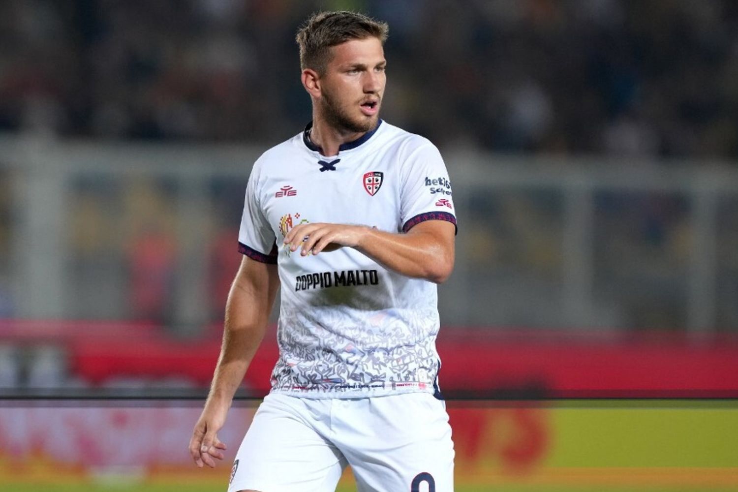 Un'invenzione di Kilicsoy regala i tre punti al Cagliari. Toro ko 2-1