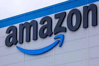 Amazon sospende le consegne con droni in Italia