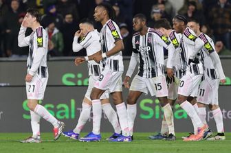 La Juventus soffre ma passa a Pisa (2-0). Agganciato il Milan al secondo posto (per una notte)
