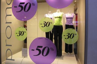 Al via il 3 gennaio i saldi invernali 2026