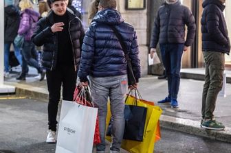 Saldi, Firenze regina dello shopping ma a Milano c'è lo scontrino più alto