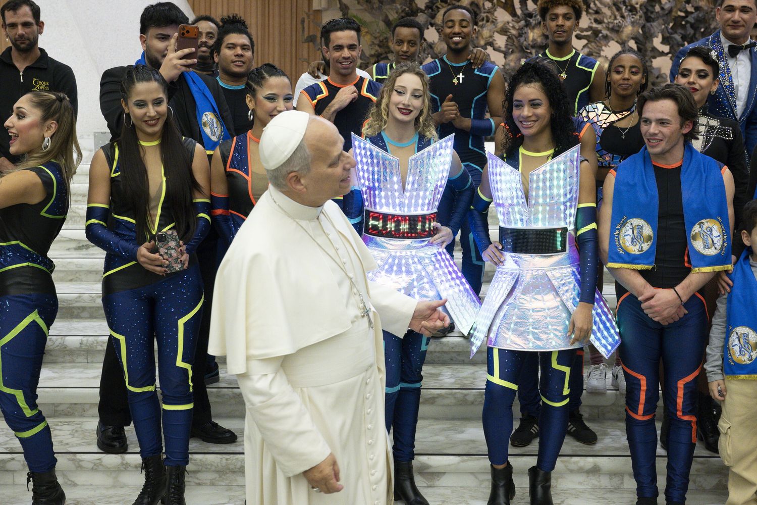Il Papa riceve gli artisti del circo