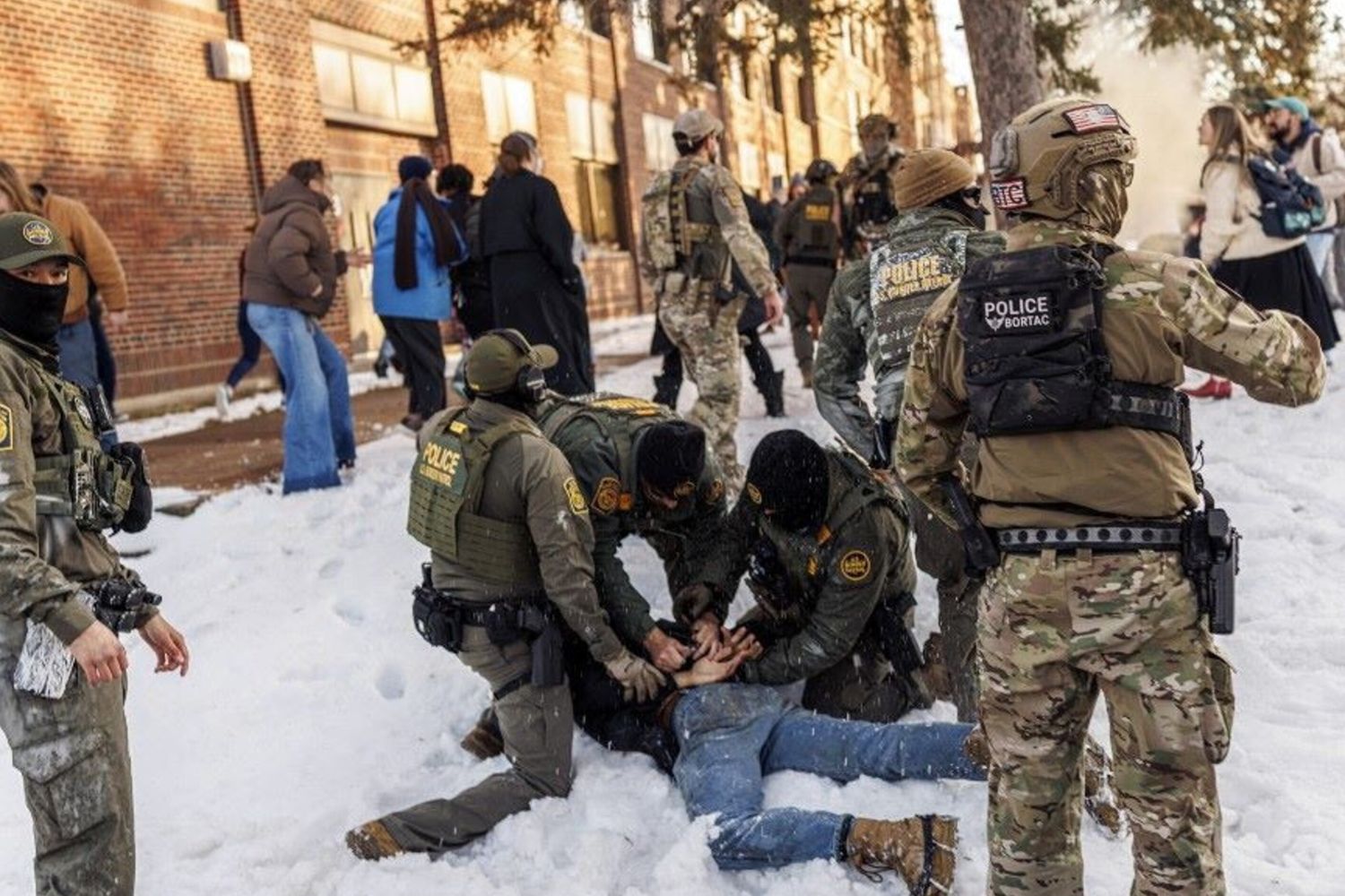 Agenti della pattuglia di frontiera statunitense