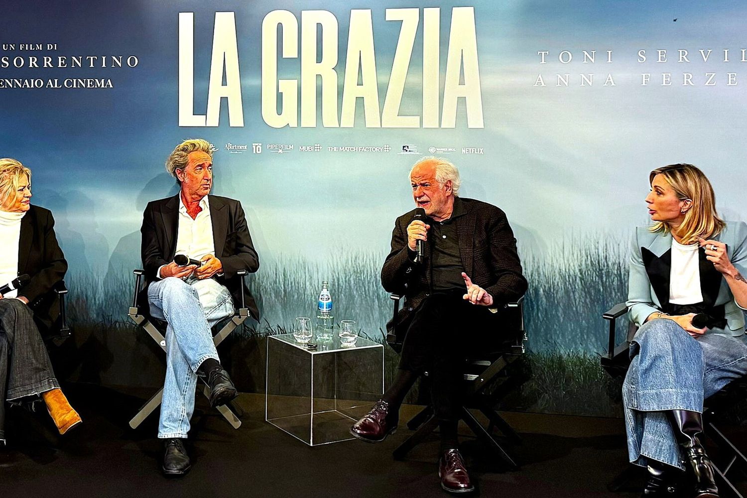 Paolo Sorrentino in conferenza stampa con Milvia Marigliano, Toni Servillo e Anna Ferzetti