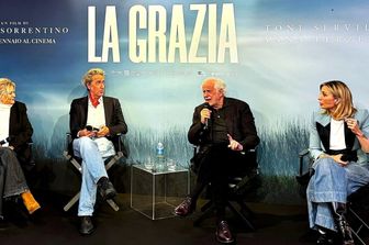 Paolo Sorrentino in conferenza stampa con Milvia Marigliano, Toni Servillo e Anna Ferzetti