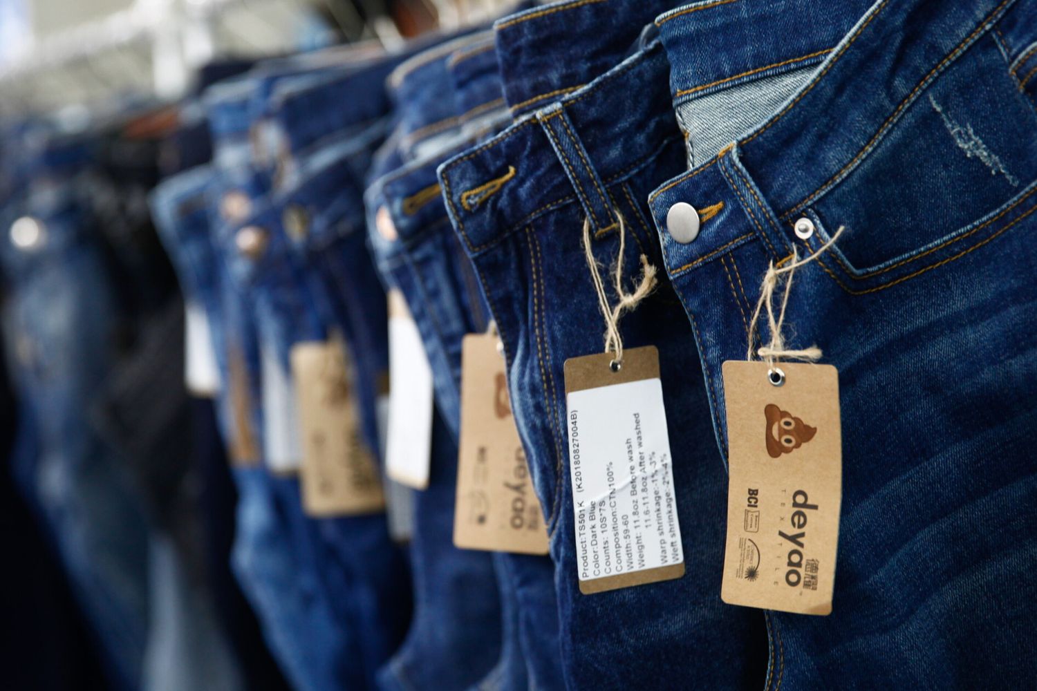 Addio oversize? Il 2026 segna il ritorno degli skinny jeans