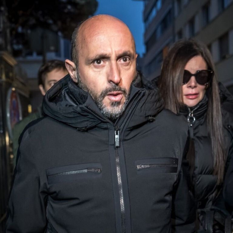 I proprietari del bar "Le Constellation", Jacques Moretti (a sinistra) e Jessica Moretti