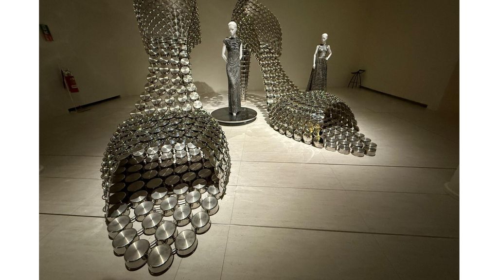 Abito alla mostra 'Venus' alla Fondazione Valentino Garavani e Giancarlo Giammetti