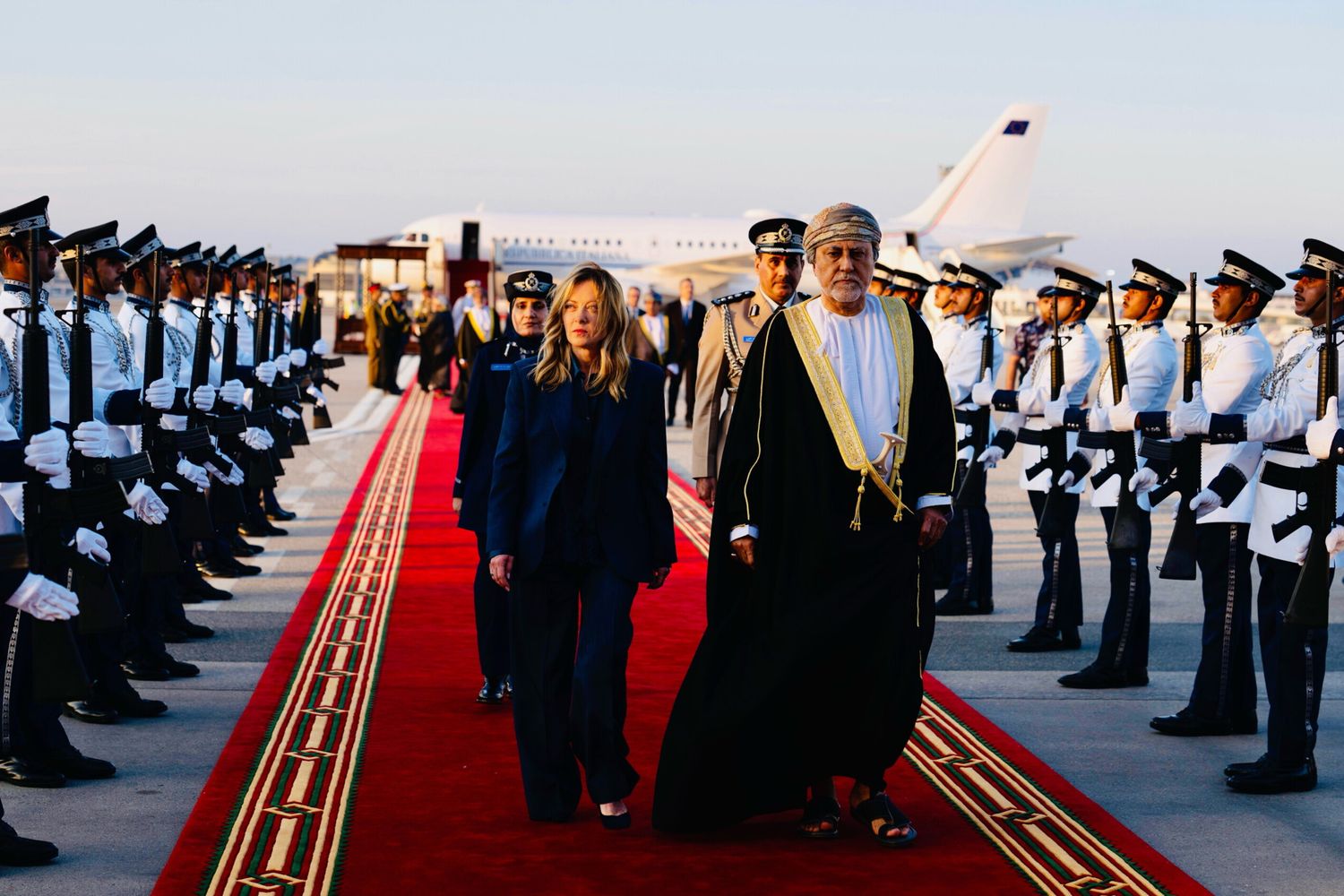 Giorgia Meloni fa tappa a Mascate, nuova fase per i rapporti Italia-Oman