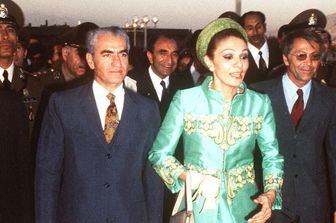 Quando il 16 gennaio 1979 l'ultimo scià lasciò Teheran assieme alla moglie