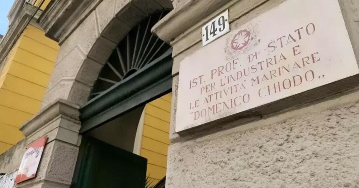 Morto lo studente accoltellato in una scuola di La Spezia. Fermato un minorenne