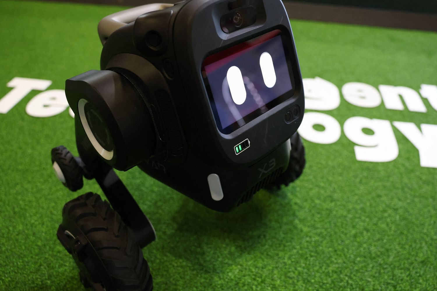 Un robot da compagnia presentato al CES 2026