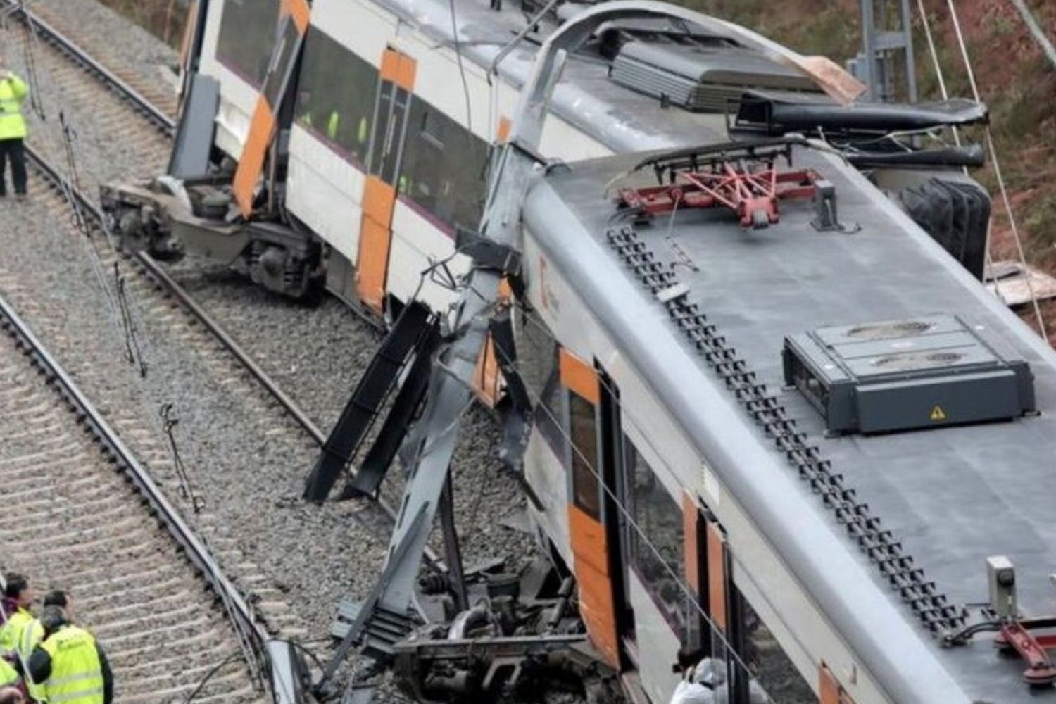 Scontro tra treni in Spagna, 24 morti e 73 feriti