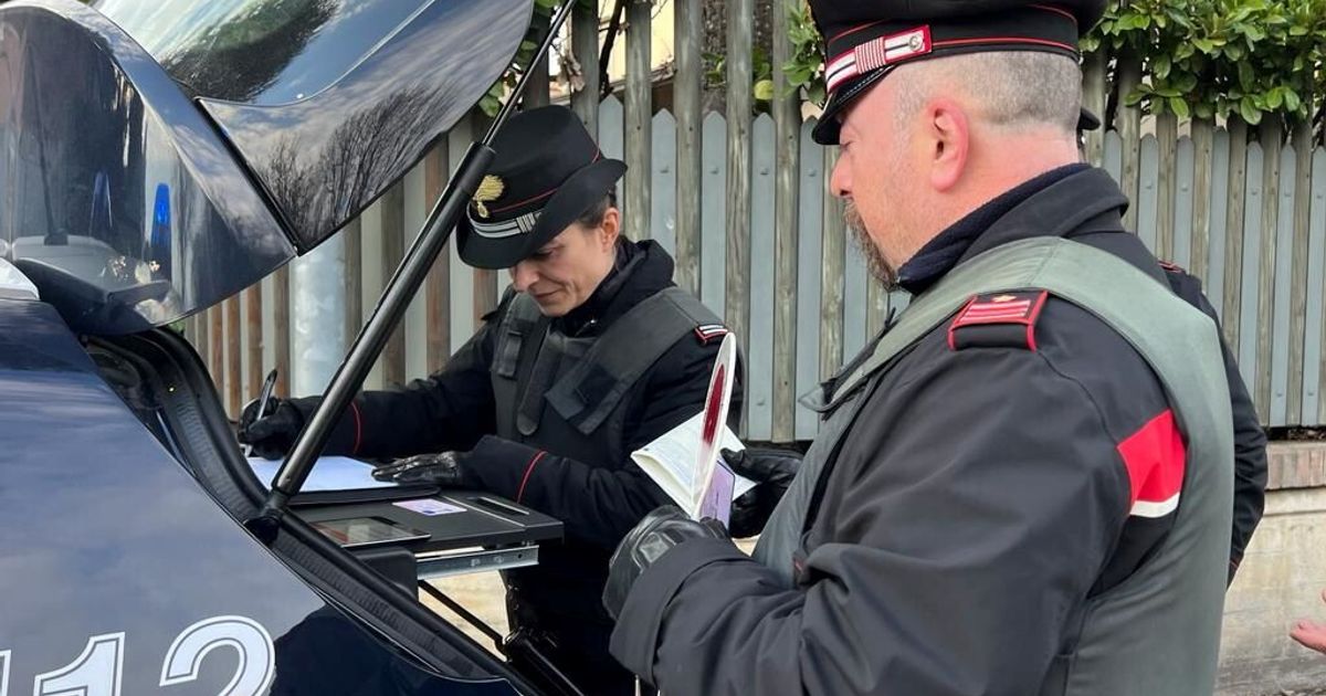 "Abusi sessuali su otto alunne minorenni", misure cautelari per un bidello nel Reggiano