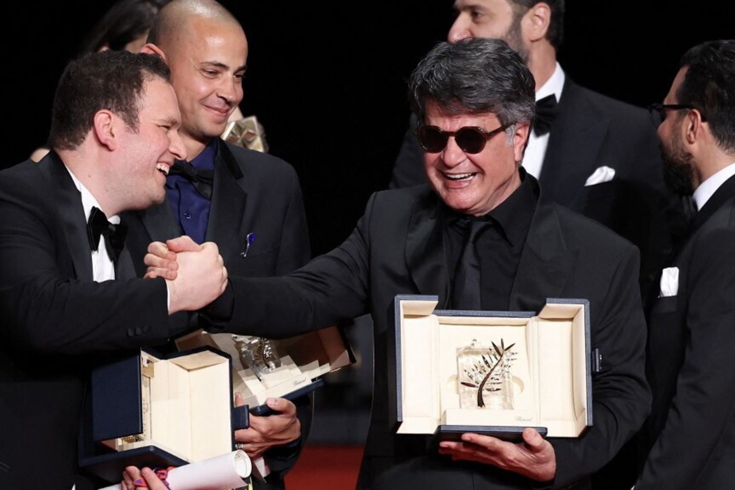 Jafar Panahi riceve la Palma d'Oro nel 2025