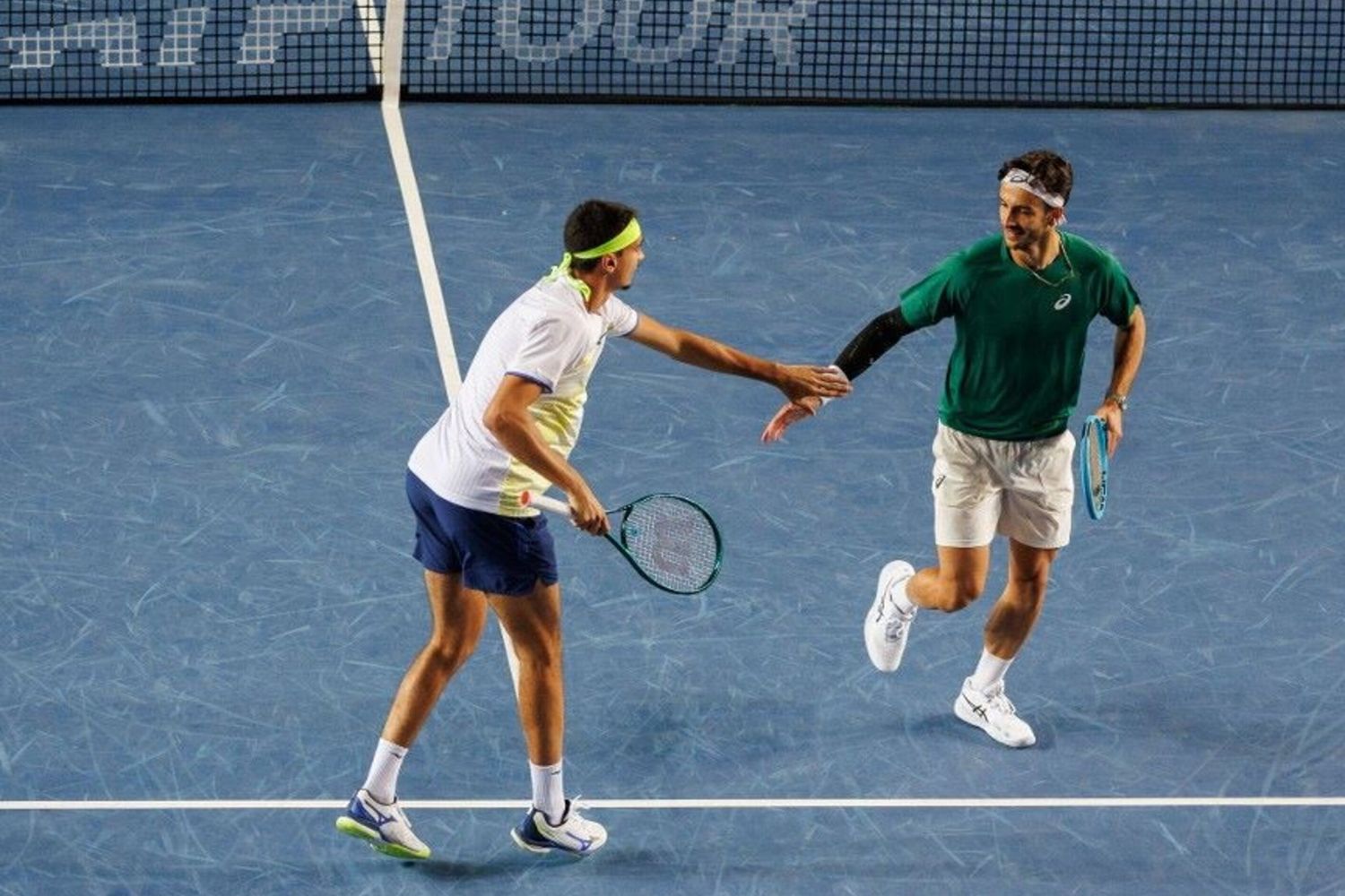 Musetti e Sonego giocano il doppio nell'Open di Hong Kong l'11 gennaio scorso