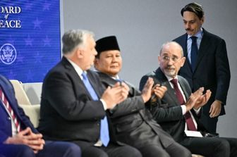 Il Ministro degli Esteri saudita, il Principe Faisal bin Farhan al-Saud, arriva per partecipare alla riunione del "Board of Peace"