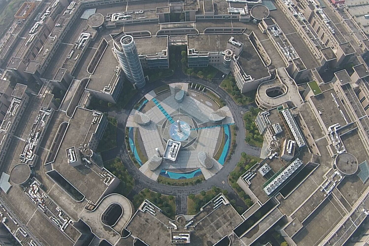 Il Pentagono ci ripensa. La Cina è un nemico ma non troppo: "Obiettivo dialogare"